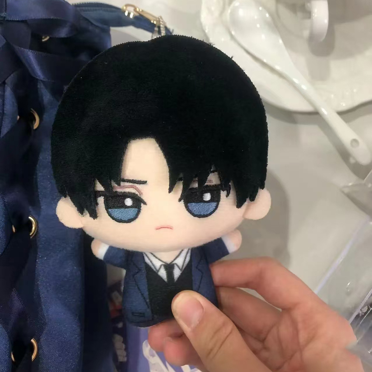 Плюшевая игрушка Леви Аккерман – обзор и цена Cosplay Plushie Prop